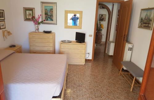 Villa del Golfo Urio with swimming pool shared by the two apartments it is essential to have a car - Foto 47