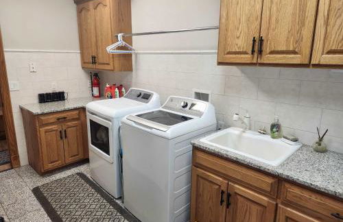 Luxury Family 5BR Lakefront private boat launch - Foto 15