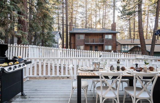 Hartwood by Avantstay Cozy Big Bear Abode w/ Spacious Deck & Stone Fireplace - Foto 23