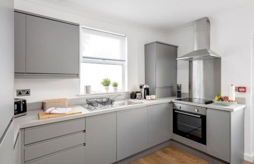 Homely Hamilton Hideaway- Free Private Parking - Photo 8