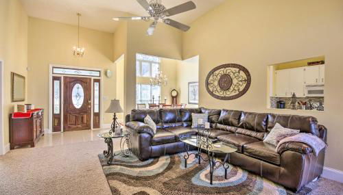 Luxe Lake House with Pool and Dock on Deep Water Cove! - Foto 4