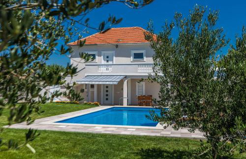 Serene Escape Near Zadar With Private Pool & Charming Outdoor Oasis - Foto 43
