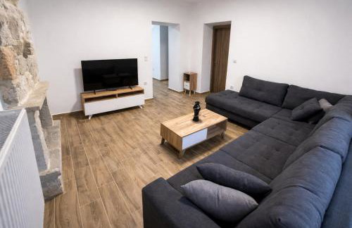 AG Stone Home - Idyllic Beachside Villa in Isthmia - Foto 13