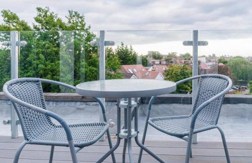 Newly Refurbished 2 bed with Fantastic View - Foto 37