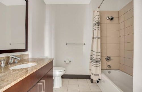 S Lake Union 2BR w Gym WD nr Space Needle SEA-182 - Foto 10