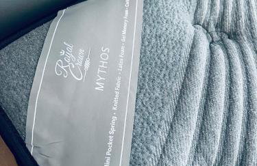 Luxurious & cozy down town home 82’ - Photo 4