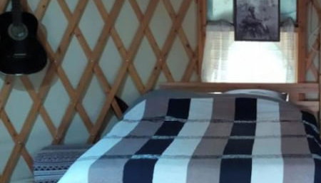 Yurt Located in a Little oak Grove - Photo 2, Room