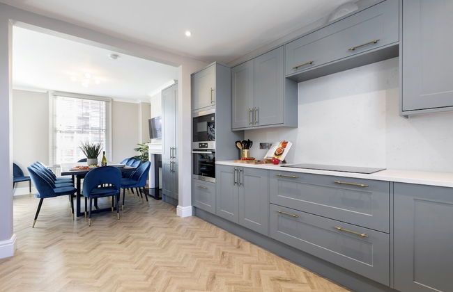 Elliot Oliver - Stunning 6 Bedroom Regency House With Parking - Photo 14