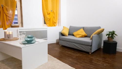 Plein cœur Historique de Caen - Quartier animé - au pied des boutiques, bars et restaurants - Photo 2