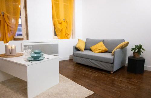 Plein cœur Historique de Caen - Quartier animé - au pied des boutiques, bars et restaurants - Photo 2