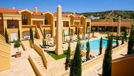 Luxury 3-bedroom apartment at high-end Praia da Luz - Photo 2, sunbed