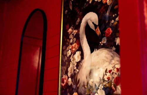 The Swan - Vibrant East Hill Getaway - Foto 9