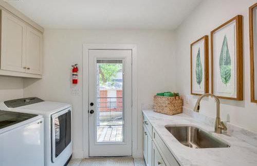 Dock and Fire Pit Cedar Creek Lakefront Retreat! - Foto 25