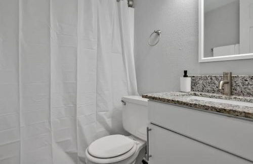 Modern 1 BR close to Downtown & Duke - Foto 23