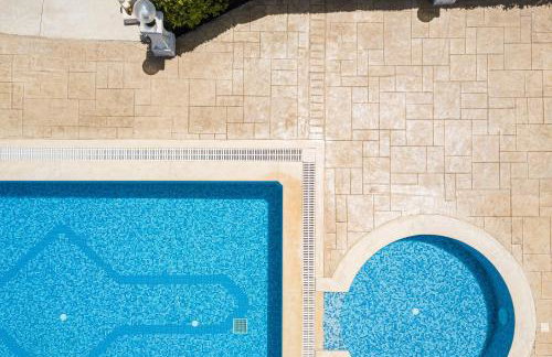 Promitheas Villa, with Pool & Heated Spa Whirlpool, By ThinkVilla - Foto 19
