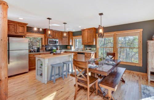 Burton on the Rocks Lake Retreat with Hot Tub! - Foto 10