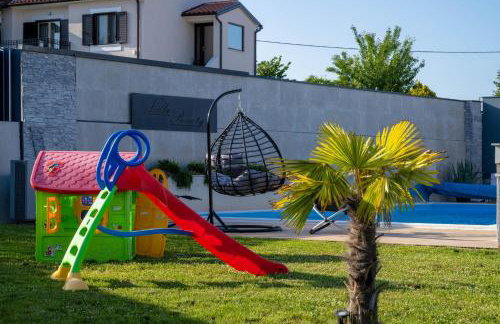 Villa Beauty with heated pool and jacuzzi - Photo 13