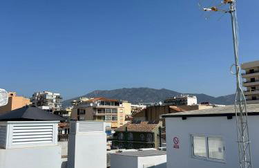 A top-floor modern apartment Located 100 meters from the beach - Foto 27