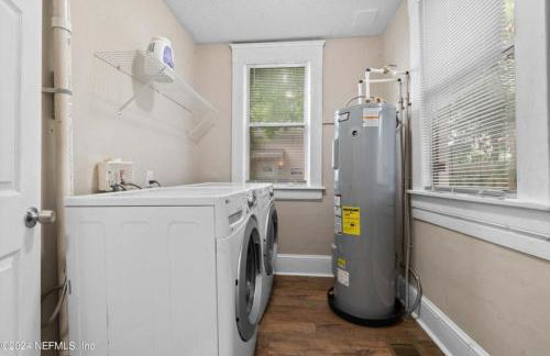 Riverside Craftsman with 3 beds and 3 baths, Pet friendly, Great neighborhood - Foto 9