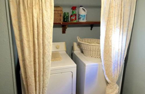 Cottage with Hot Tub and Pool Bandera, TX. - Foto 12