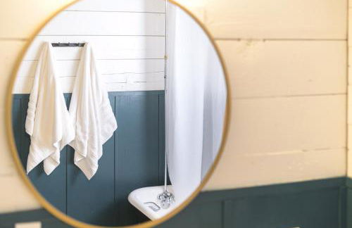 Restored 1930s Uptown Bungalow 2 min to Magnolia Silos - Photo 32