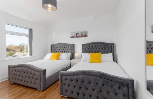 Flatzy - Sleeps 16 Near Football Ground & Ping Pong Table - Foto 11