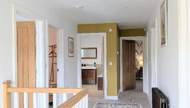 Coastal Whisper Sleeps 10 with Parking - Foto 2