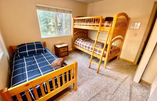 Beautiful 3500sf Lake Tahoe Home W/ Open Layout - Foto 26