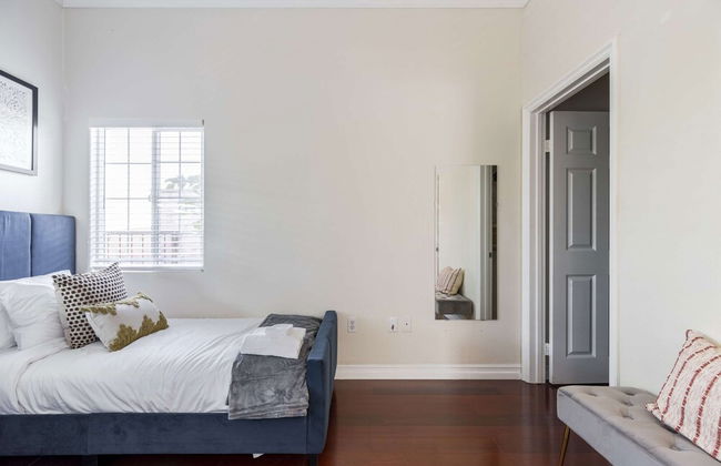 Elegant Retreat Modern Comforts Prime Location - Foto 36