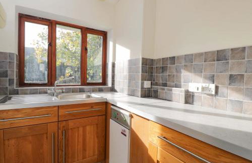 Lady Of Lourdes - Foto 19