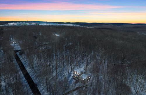 Winter Hideaway - Sled Hill, Hot Tub, Fireplace, Game Room - Foto 12