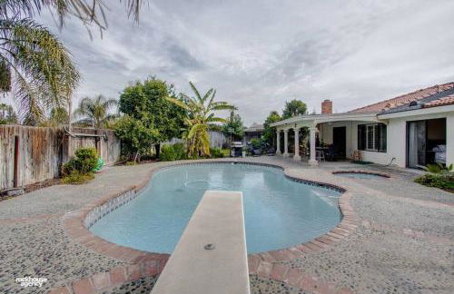 Cozy Hygge Home Centrally Located 2 King Beds - Foto 24