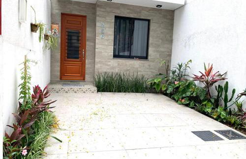 Casa linda, ótima localização, 2 vagas de garagem - Foto 37