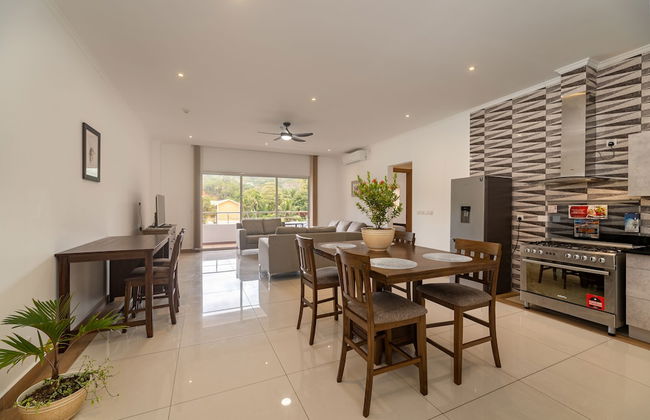 Royale Suites by Arc Royale Luxury Apts - Photo 14