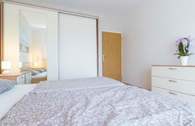 Spacious Holiday Home near Sea - Foto 5