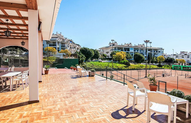 2 bedroom Apartment in Marbella with swimming pool and garden - Photo 18