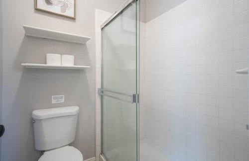 Central Bliss near parks & shops - Photo 15