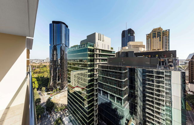 Oaks Brisbane River City Suites - Photo 60