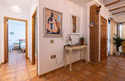 Villa en Valencia, piscina privada y metro 500m - Foto 4