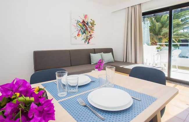 Apartamentos Los Tulipanes - Photo 33