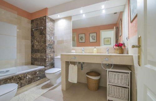 Bahía de Marbella Beachfront 2 bedroom apartment - Photo 31