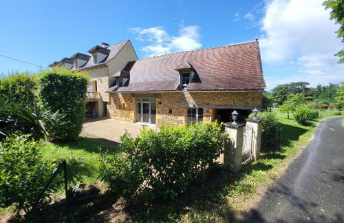 Villa de charme avec piscine entre Lot et Dordogne, au cœur de la nature - Photo 1