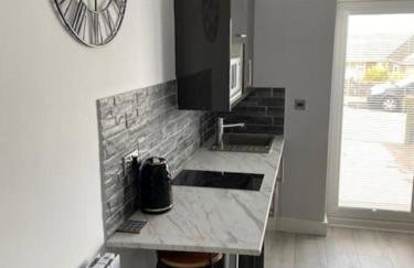 Luxury Mumbles View Studio Apartment - Foto 16