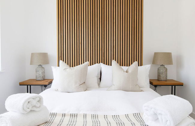 Stylish 2 Bed City Stay - Photo 18