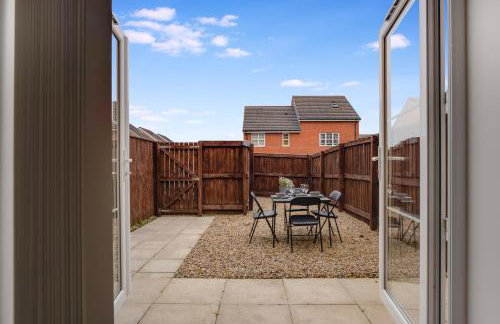 NEW! Stylish 2-Bed Home by Stay With Us, Ideal for Families, Sleeps 4! - Foto 32