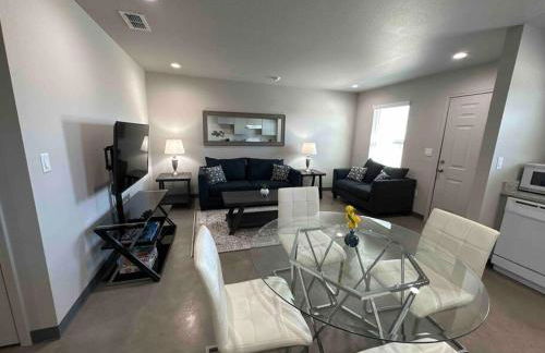 Brand New! Charming and Cozy - Foto 11