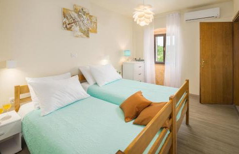 Cozy Home In Peresiji - Foto 35