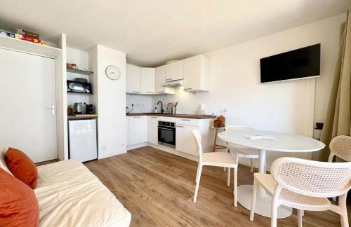 Lovely T2 - Terrasse & jardin - 50m des plages - Foto 8