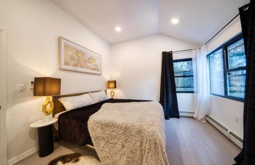 Brand New House with Huge Patio - Photo 16