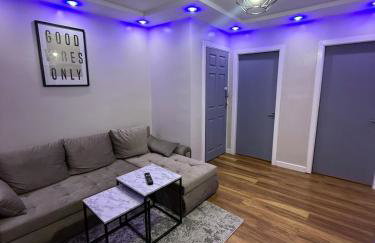 Luxury Modern Apartment, Sleeps 4 and Games Room - Photo 1